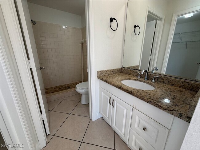 Foto del edificio - 1392 Churchill Cir