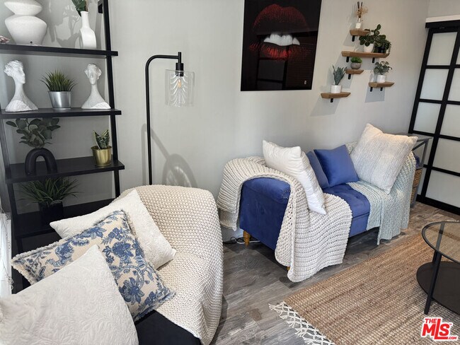 Foto del edificio - 5915 Lexington Ave