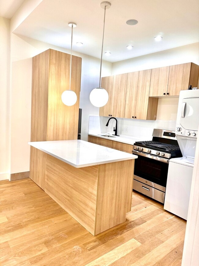 Building Photo - 393 Atlantic Ave