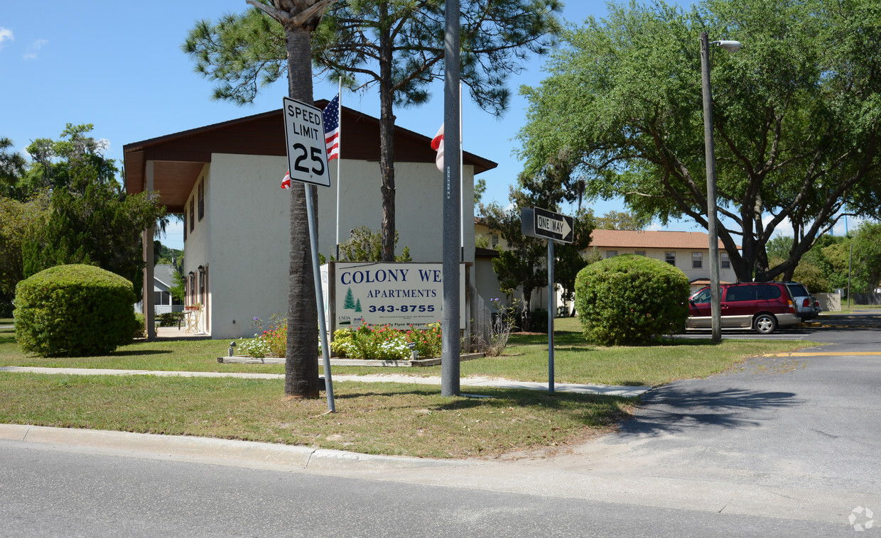 Foto del edificio - Colony West