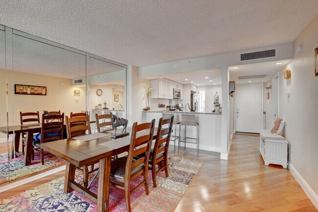 Foto del edificio - 21 Royal Palm Way