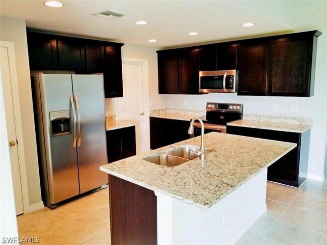 Foto del edificio - 414 NW 23rd Terrace