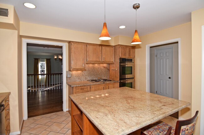 Building Photo - 7331 Lewinsville Park Ct