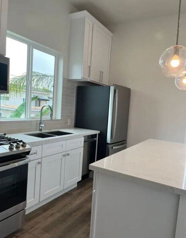 Building Photo - 36th