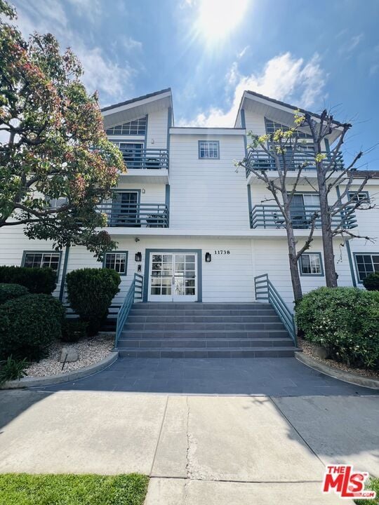 Building Photo - 11738 Mayfield Ave