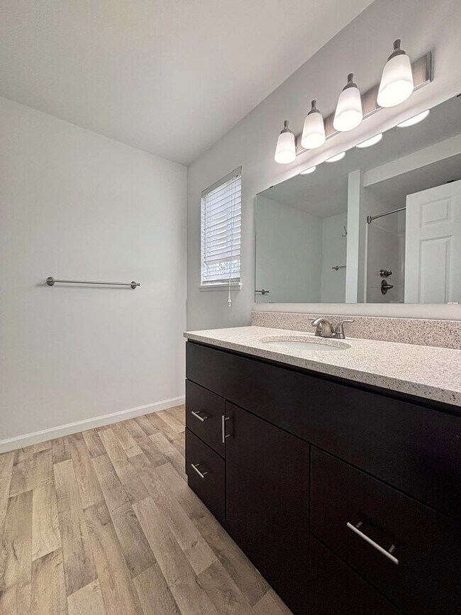 Foto del edificio - Keystone Lake Apartments
