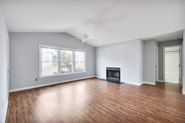 Building Photo - Charming home located in Heart of Wilmington