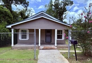 Building Photo - 911 7Th St