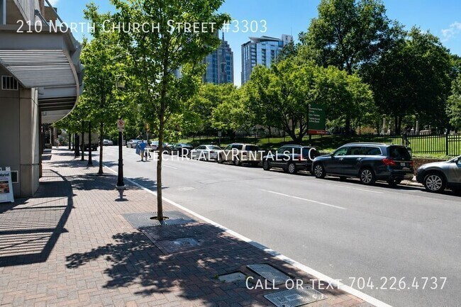 Foto del edificio - 210 N Church St