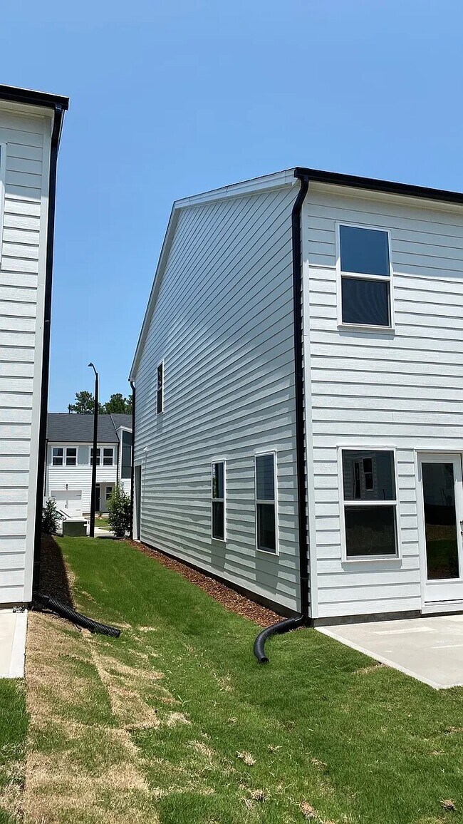 Building Photo - 3006 Vitner Dr