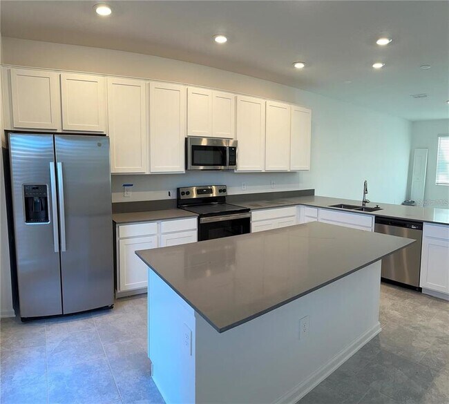 Foto del edificio - 15621 Water Spring Blvd