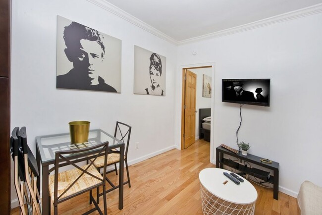 Foto del edificio - 320 E 109th St