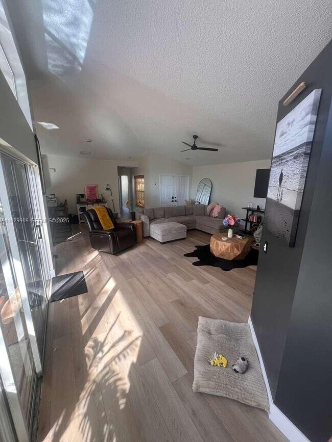 Foto del edificio - 2177 SW Olympic Club Terrace