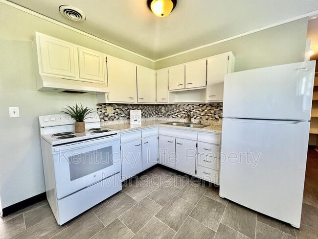 Building Photo - 106 Tulip Dr