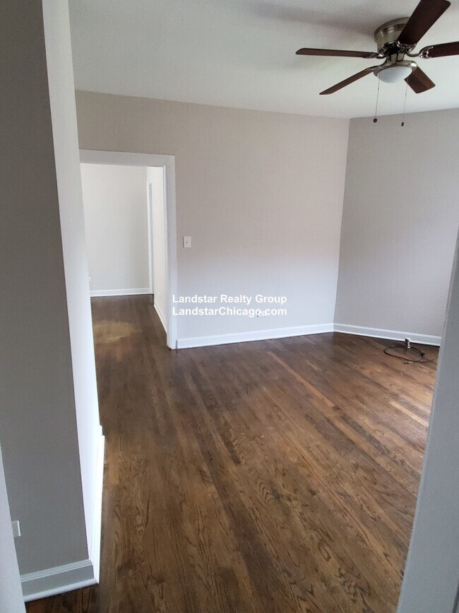 Foto del edificio - 1355 W Touhy Ave