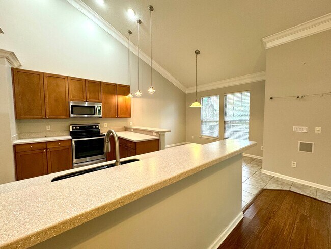 Foto del edificio - Coastal Charm: Luxurious 4-Bedroom Home in Gated Community Near the Intracoastal