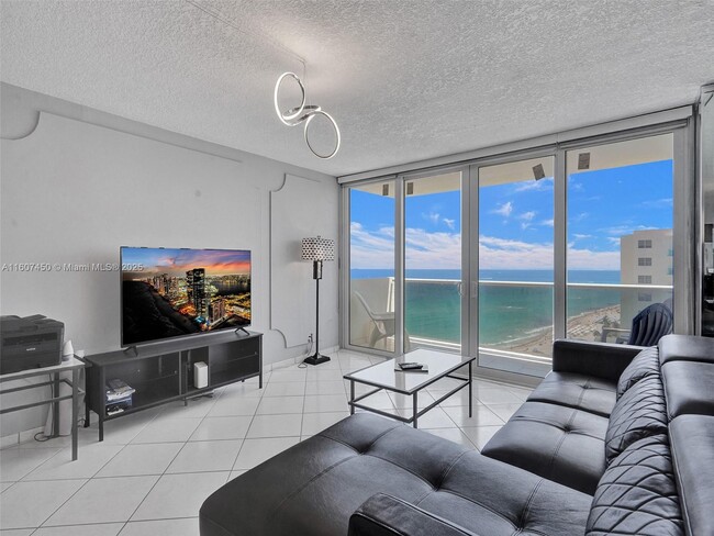 Building Photo - 3725 S Ocean Dr
