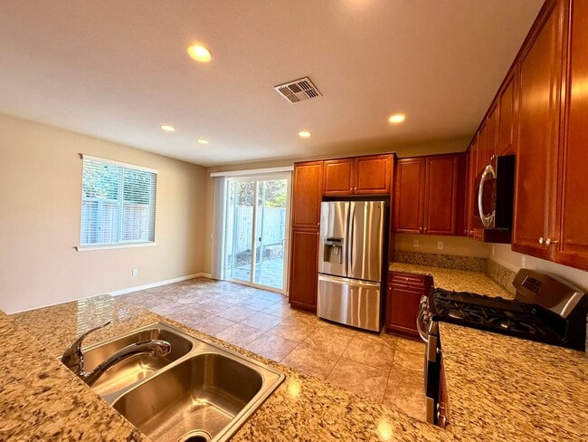Building Photo - 10787 Grayslake Dr
