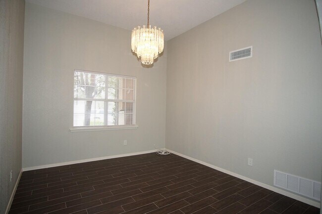 Building Photo - 6525 Brisa Del Mar Dr