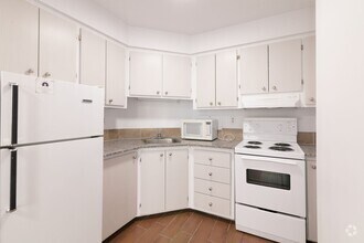 Building Photo - 2285 Rue St Mathieu