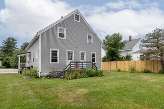 Building Photo - 140 Sawyer St