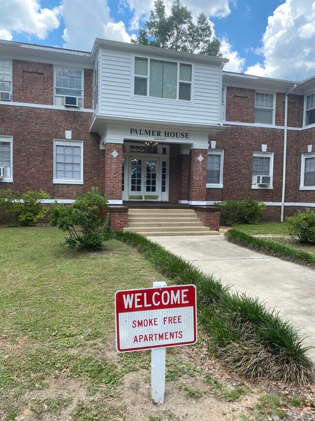 291 College Ave Unit C, Defuniak Springs, FL 32435 Apartments Defuniak Springs, FL