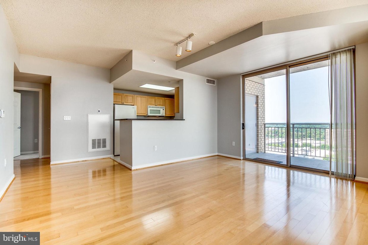 2726 Gallows Rd Unit 1419, Vienna, VA 22180 Condo for Rent in Vienna