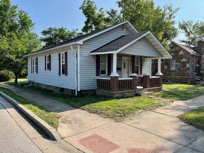Building Photo - 2 Bed | 1 Bath House