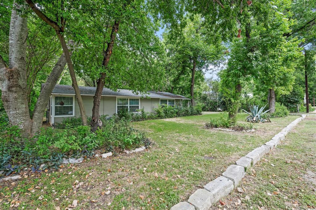 Primary Photo - 5600 Montview St