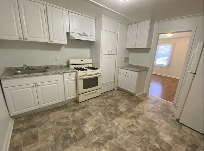 Building Photo - 379 Carver Cir