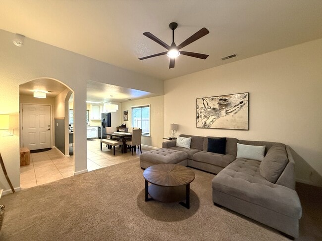 Building Photo - 1574 Kona Dr