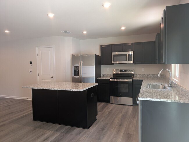 Foto del edificio - New Construction in the Heart of China Grove!