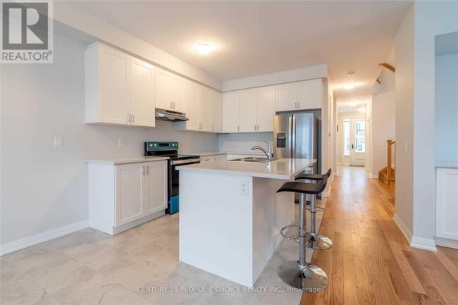 Building Photo - 886 Sobeski Ave