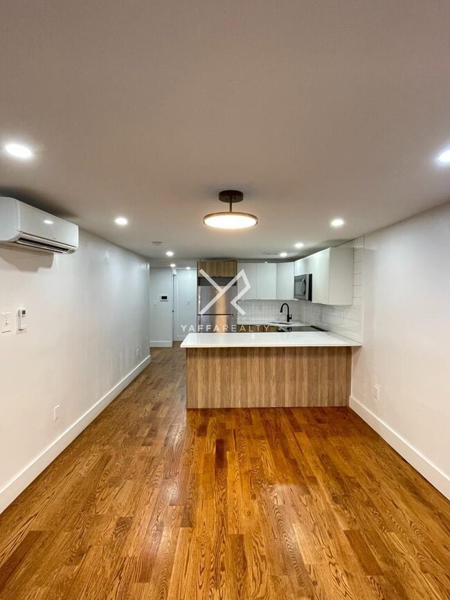 Photo - covert street House