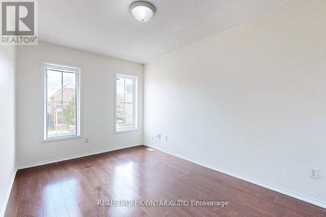 Building Photo - 77 Carpendale Crescent