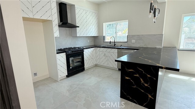 Foto del edificio - 16015 Acre St