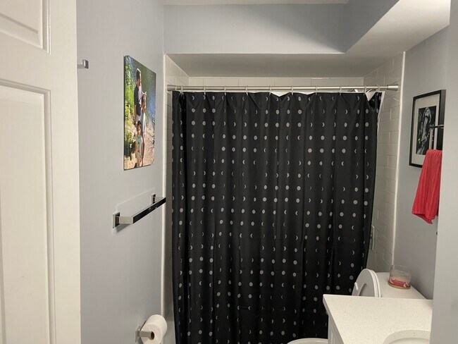 Full Bath - 42 Loantaka Way