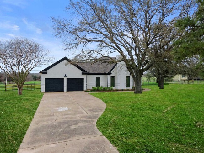 Building Photo - 32826 Rogers Rd