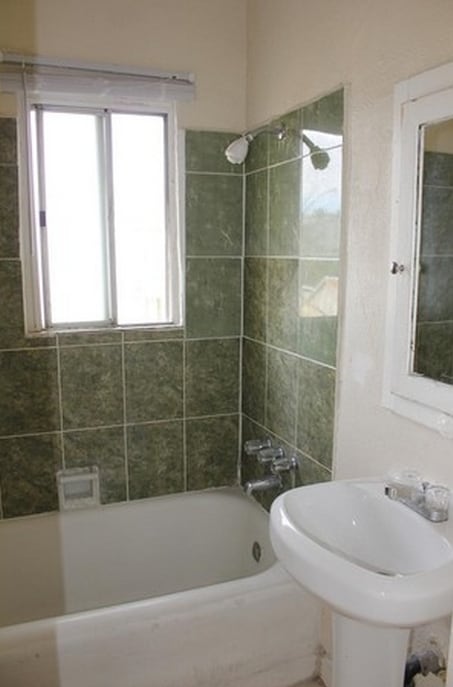 Interior - Bathroom - The Ellison