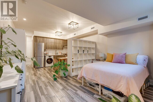 Photo du bâtiment - 398 Westmoreland Ave N