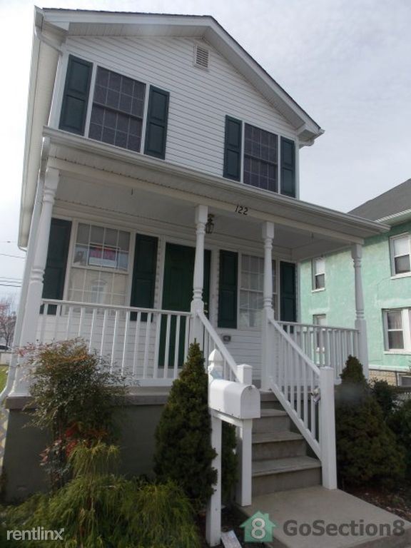 Primary Photo - 122 Walnut Ave