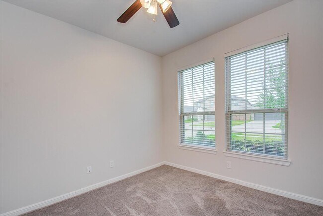 Building Photo - 18819 Fulvetta Haven Way