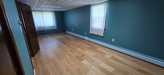 Foto del edificio - UPDATED!! 3 bed, 2 bath house with solar p...