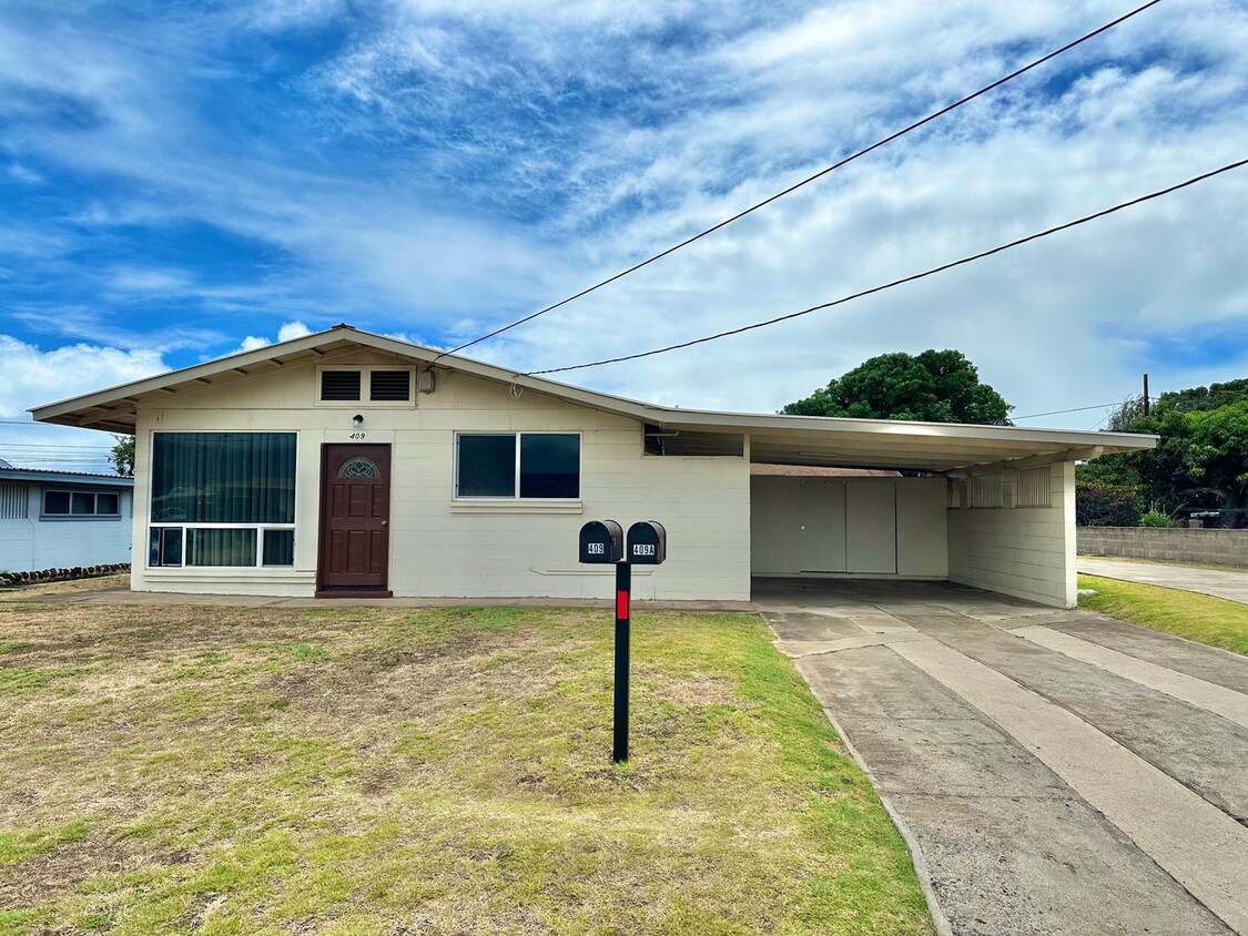 Primary Photo - Spacious 2 Bedroom / 1 Bath Main House in ...