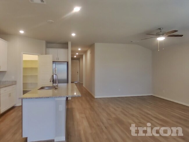 Foto del edificio - 5818 Nyla Wy