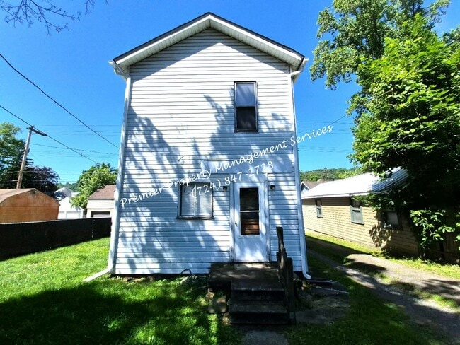 Building Photo - 1613 4th Ave