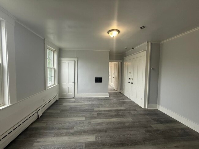 Building Photo - 155 N Main St