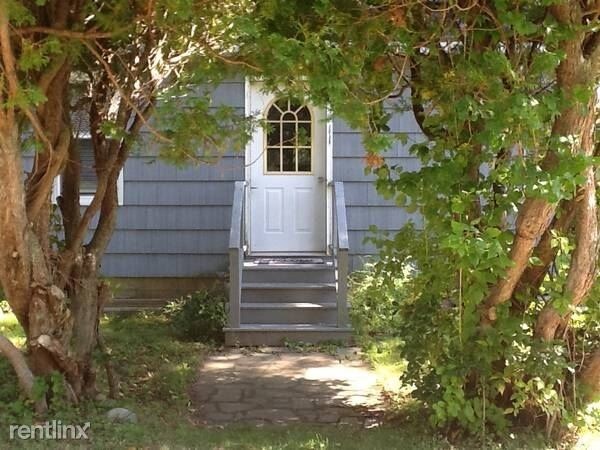 Building Photo - 3 br, 1 bath House - 11 Whale Watch Rd