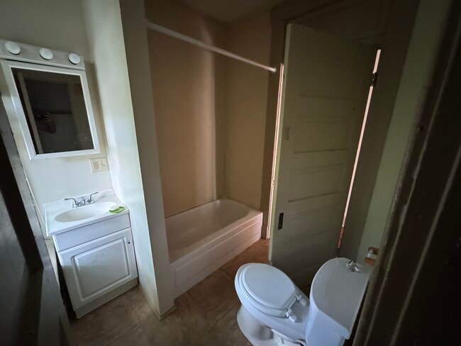 bathroom - 836 Harrison Ave