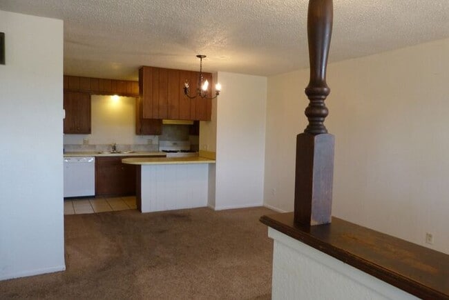 Building Photo - 2 bedroom 1 bath apartment